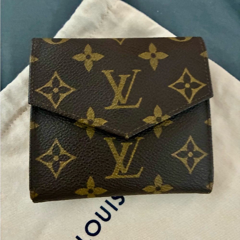 Louis Vuitton Compact bi fold monogram wallet